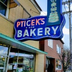 Restaurants Pticek & Son Bakery in Chicago IL